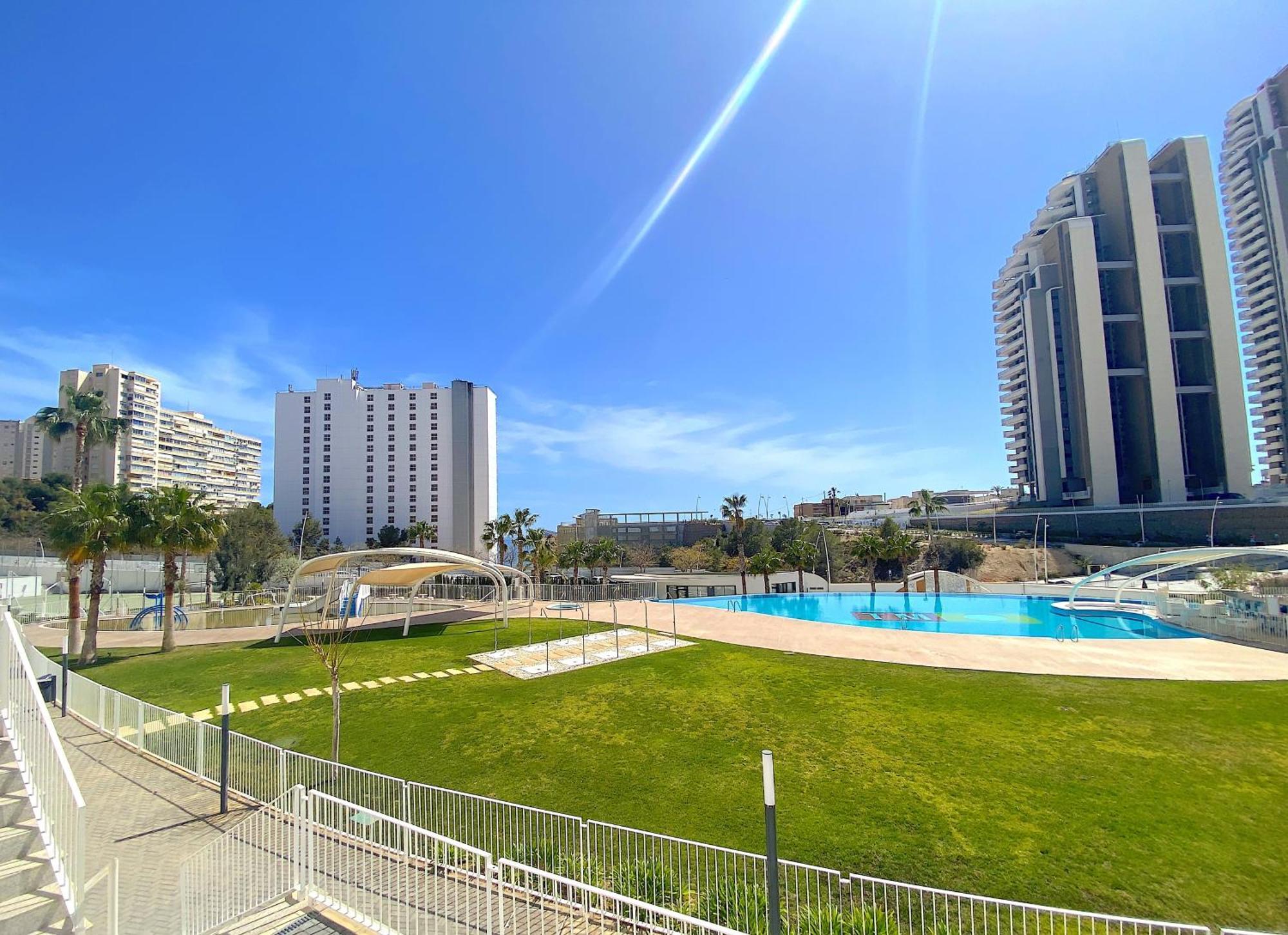 Lujoso Apartament Con Impresionantes Vistas Al Mar Benidorm Bagian luar foto